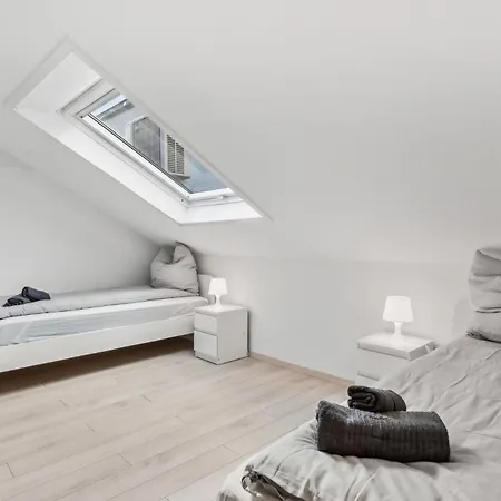 Monteur - Fuer Bis Zu 7 Personen In 61118 - Fb10