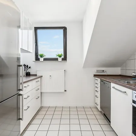 Monteur - Fuer Bis Zu 7 Personen In 61118 - Fb10 *