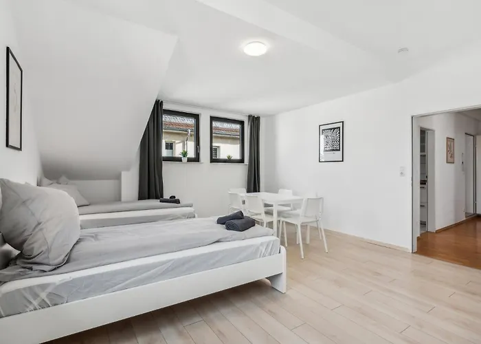 Monteur - Fuer Bis Zu 7 Personen In 61118 - Fb10 *