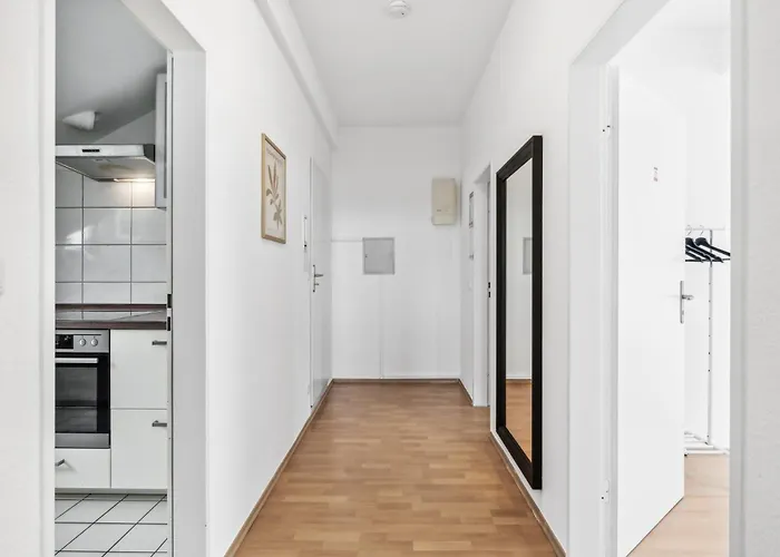 Monteur - Fuer Bis Zu 7 Personen In 61118 - Fb10 Bad Vilbel