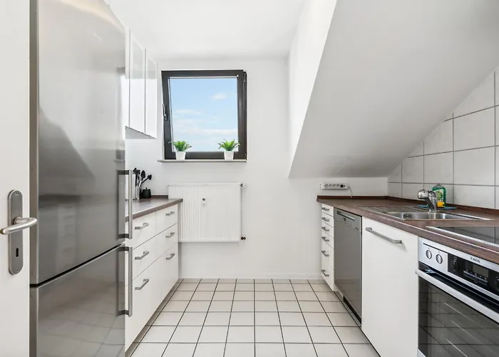 Monteur - Fuer Bis Zu 7 Personen In 61118 - Fb10 *