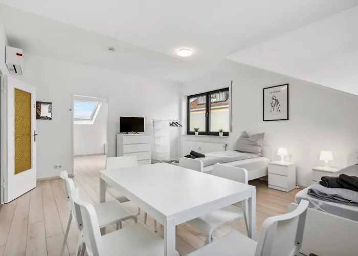 Monteur - Fuer Bis Zu 7 Personen In 61118 - Fb10